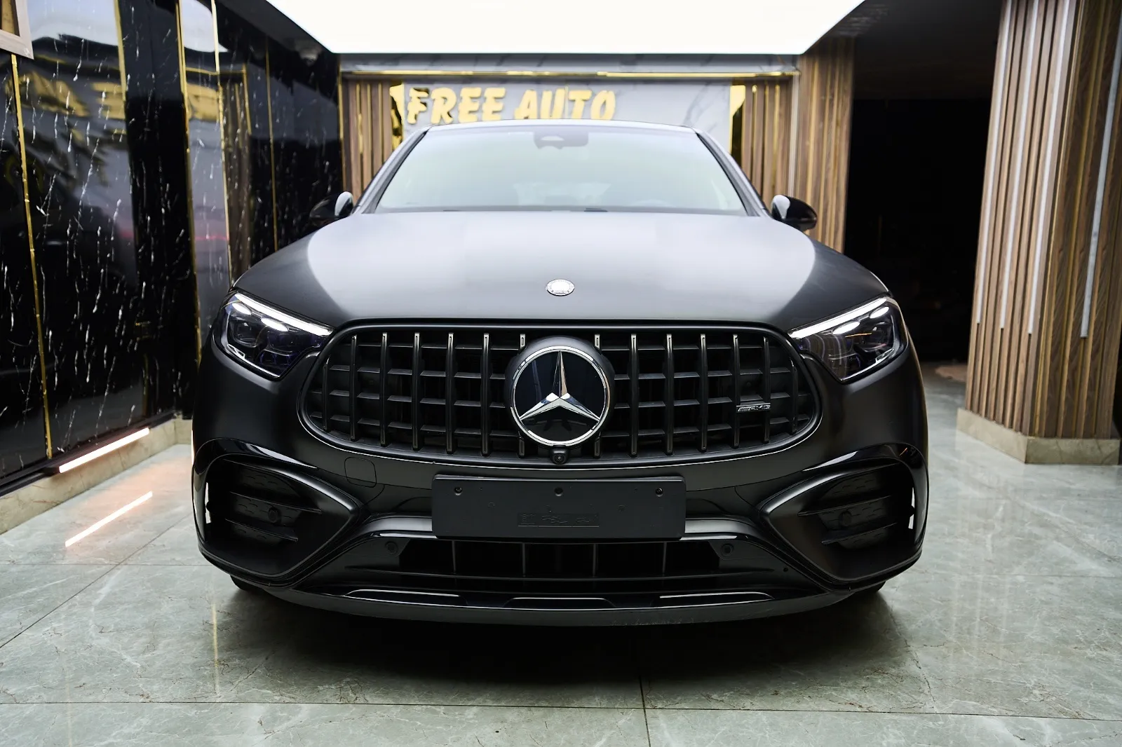 Mercedes Benz GLC Class 2025